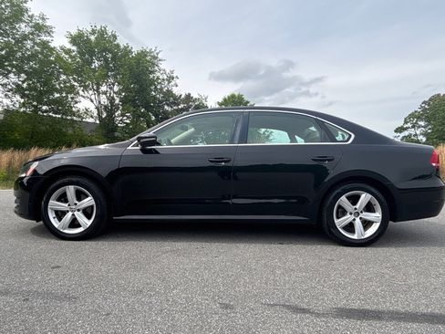 Used 2012 Volkswagen Passat 2.5 SE FWD image 2