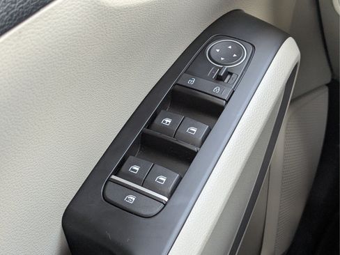 Used 2023 Kia Soul LX w/ Option Group 015 FWD image 21