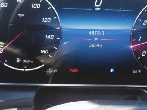 Used 2024 Mercedes-Benz GLC 300 4MATIC image 2