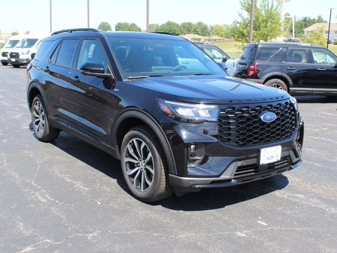 New 2025 Ford Explorer ST-Line image 7