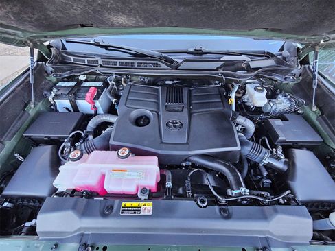 Used 2022 Toyota Tundra Limited w/ TRD Off-Road Package image 32