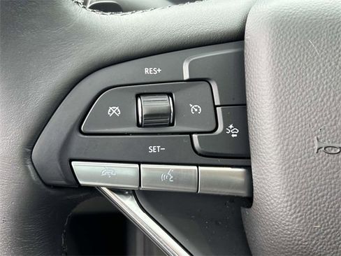 Used 2024 Cadillac XT6 Luxury image 24