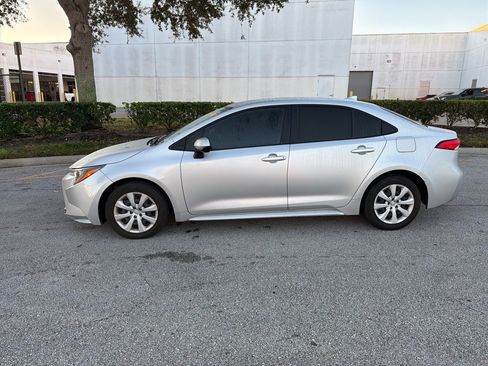 Used 2023 Toyota Corolla LE image 2