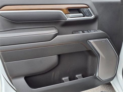 Used 2025 Chevrolet Silverado 3500 High Country w/ High Country Premium Package image 17