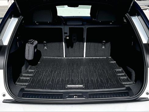 Used 2024 Land Rover Range Rover Velar Dynamic SE image 22