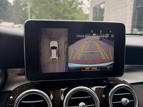 Used 2018 Mercedes-Benz GLC 300 4MATIC image 15