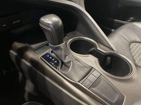 Used 2023 Toyota Camry SE image 19