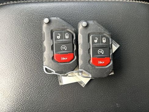 Used 2021 Jeep Wrangler Unlimited Sahara w/ Uconnect 4C Nav & Sound Group image 33