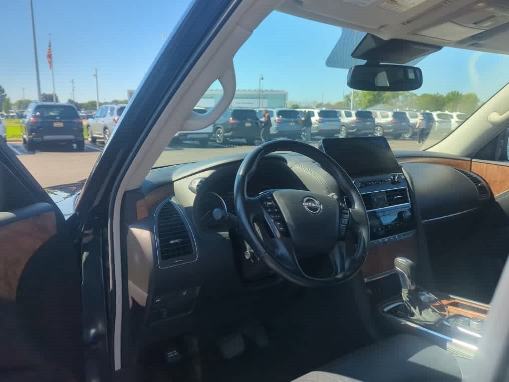 Used 2021 Nissan Armada SL w/ Captain's Chairs Package AWD/4WD image 6