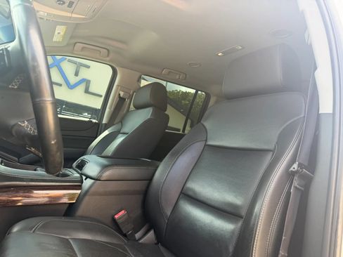 Used 2019 GMC Yukon XL SLT AWD/4WD image 16