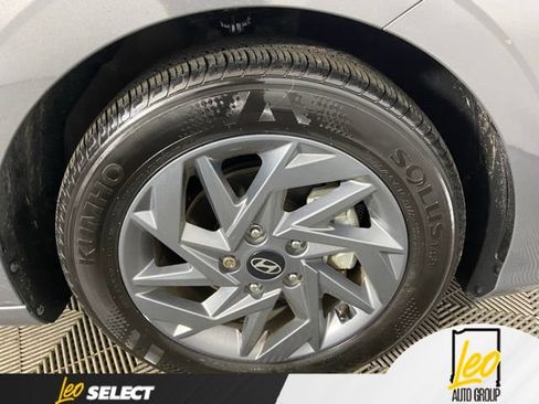 Used 2024 Hyundai Elantra SEL FWD image 27