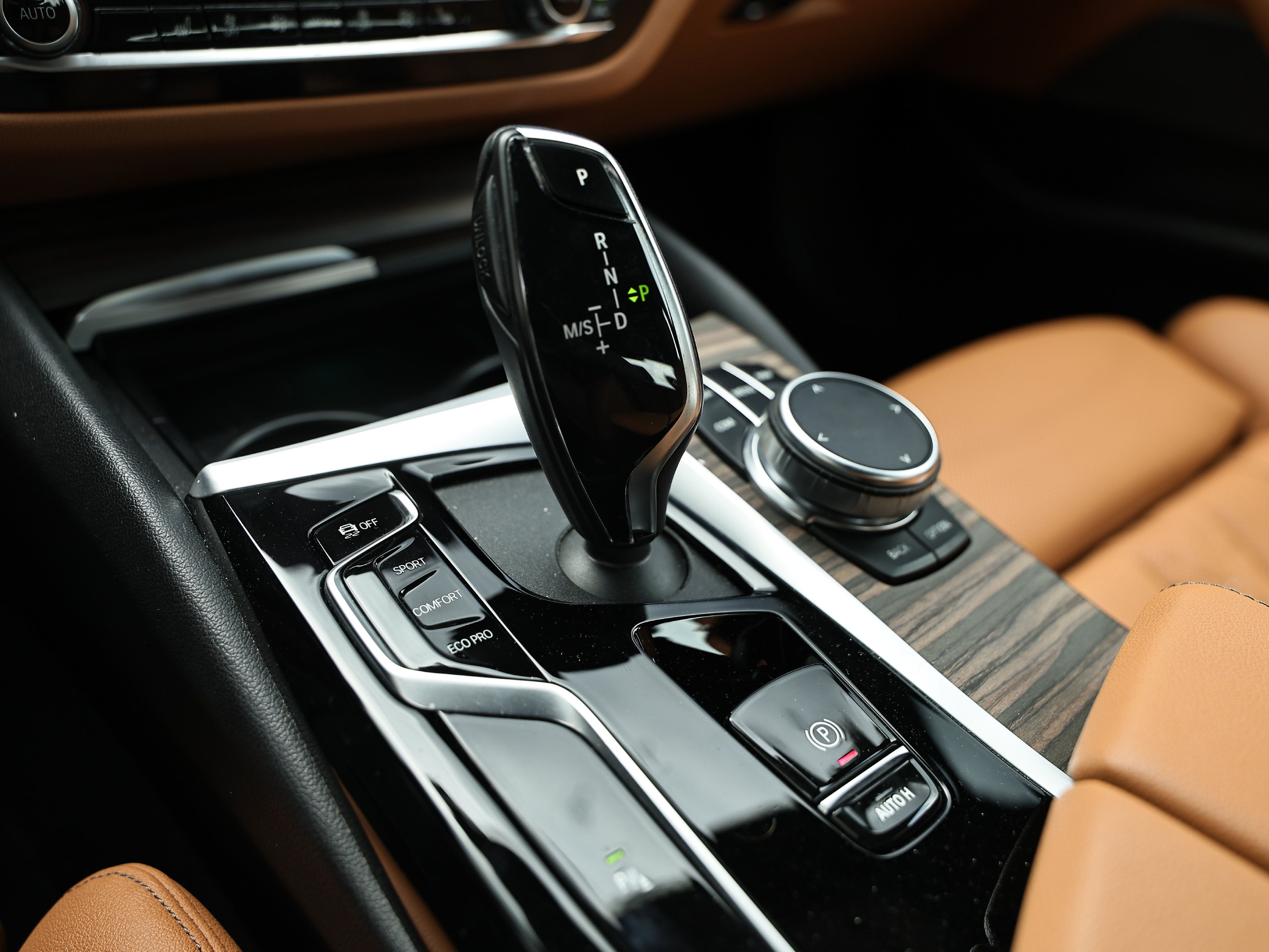 Used 2023 BMW 540i xDrive w/ Premium Package AWD/4WD image 39