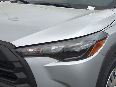Used 2026 Toyota Corolla Cross L image 9