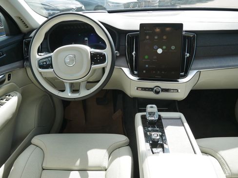 New 2026 Volvo XC90 T8 Ultra w/ Protection Package Premier AWD/4WD image 7