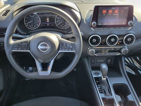 Used 2025 Nissan Sentra SV w/ Trunk Package image 4