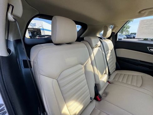 Used 2016 Ford Edge SEL w/ Equipment Group 201A FWD image 17