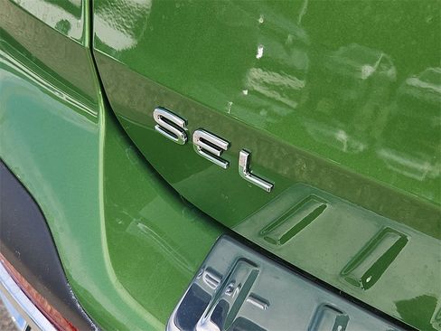 New 2025 Volkswagen Taos SEL image 5