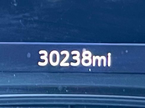 Used 2023 Chevrolet Traverse LT image 23