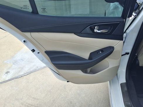 Used 2021 Nissan Maxima Platinum w/ Sport Mat Group FWD image 15