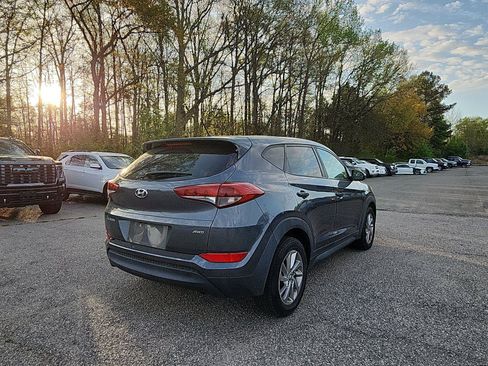 Used 2018 Hyundai Tucson SE image 5