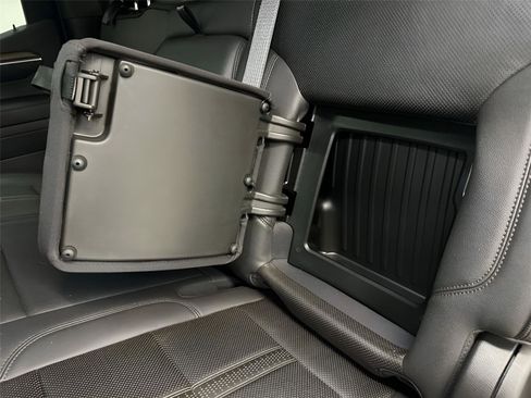 Certified 2022 Chevrolet Silverado 1500 High Country w/ High Country Premium Package image 29