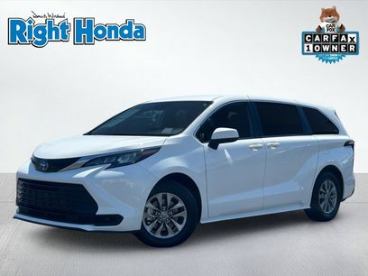 Used 2025 Toyota Sienna LE