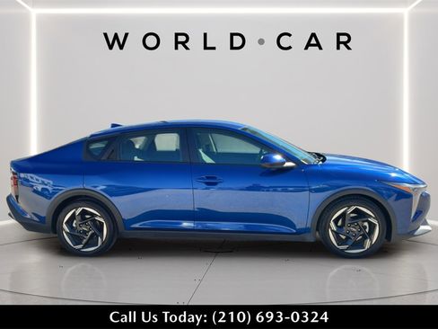 Used 2025 Kia K4 EX image 2