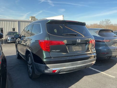 Used 2017 Honda Pilot Elite image 2