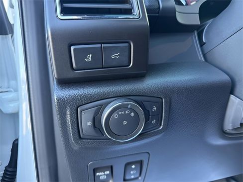 Used 2021 Ford Expedition Limited image 18