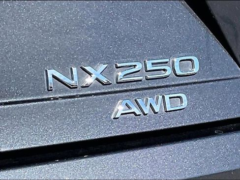 Used 2022 Lexus NX 250 AWD image 10