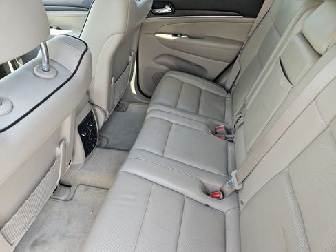 Used 2019 Jeep Grand Cherokee Overland AWD/4WD image 30