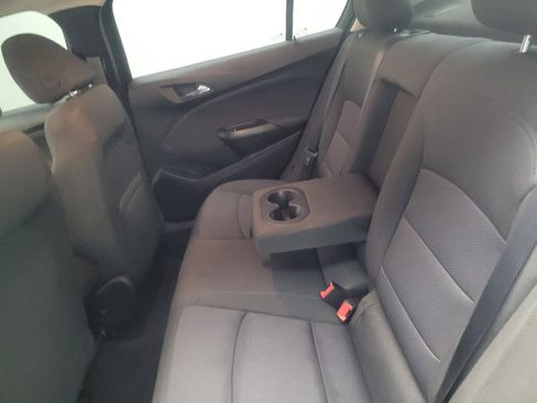 Used 2018 Chevrolet Cruze LT w/ Convenience Package FWD image 18