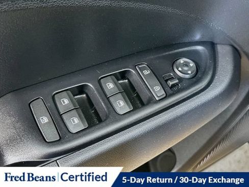 Used 2022 Hyundai Venue SE FWD image 19