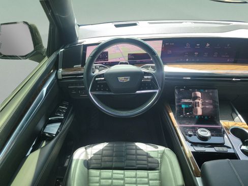 Used 2025 Cadillac Escalade ESV Sport Platinum AWD/4WD image 14