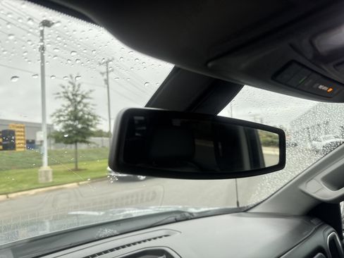 Used 2020 Chevrolet Silverado 1500 LTZ image 27