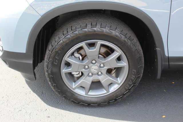 Used 2025 Honda Passport TrailSport image 14