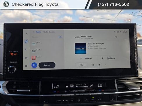 Used 2025 Toyota Sienna XSE w/ XSE Plus Package image 15