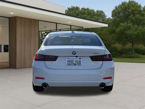 Used 2025 BMW 330i 330i w/ Premium Package image 9