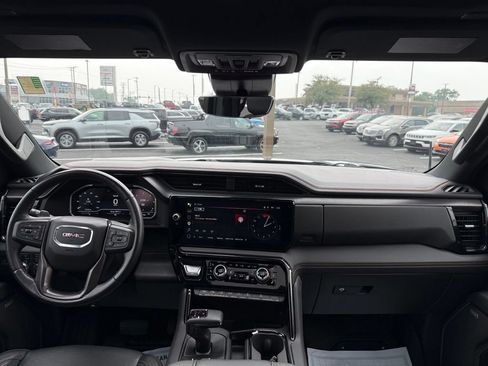 Used 2023 GMC Sierra 1500 AT4 w/ AT4 Premium Package AWD/4WD image 12