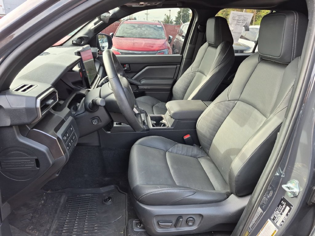 Used 2025 Toyota 4Runner TRD Off-Road Premium AWD/4WD image 12