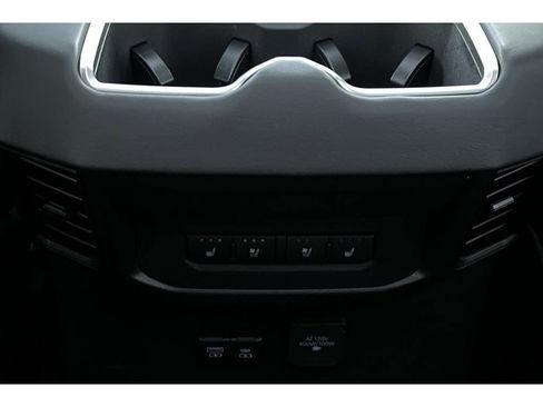 Used 2025 Toyota Tundra Platinum image 14