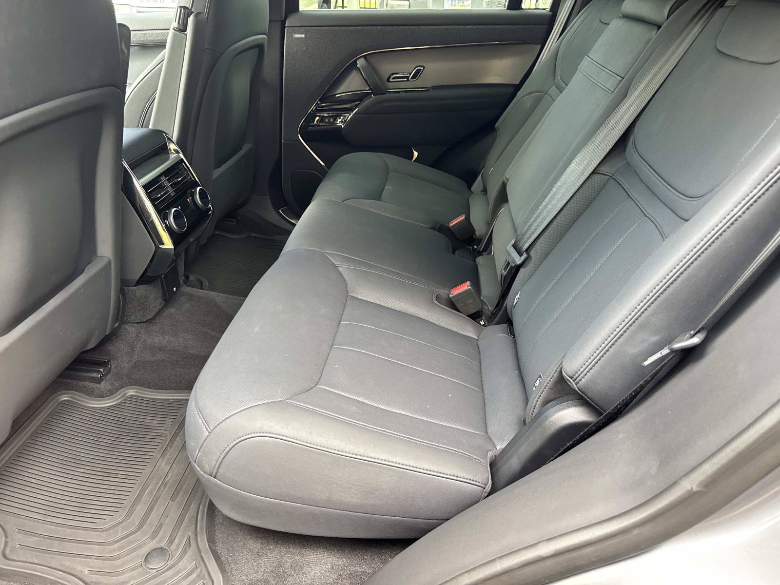 Certified 2025 Land Rover Range Rover Sport SE AWD/4WD image 15
