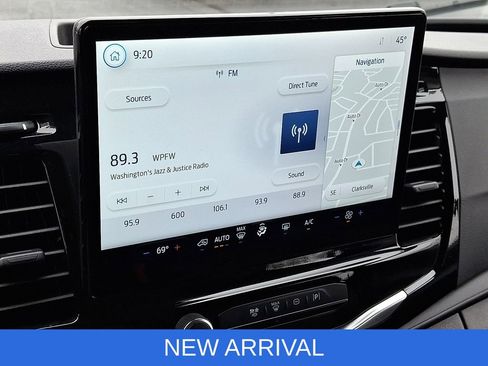 Used 2024 Ford Transit 350 XLT image 17