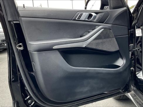 Used 2022 BMW X5 xDrive40i w/ Climate Comfort Package image 26