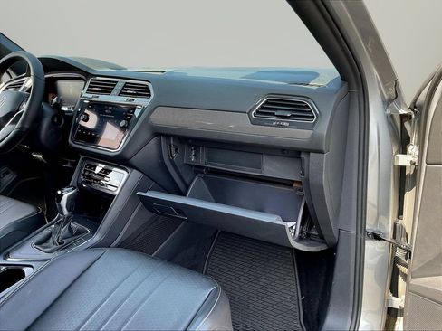 Used 2022 Volkswagen Tiguan SE R-Line FWD image 26