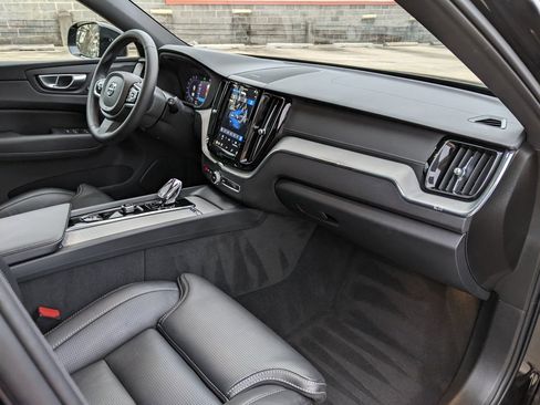 Certified 2024 Volvo XC60 T8 Ultimate w/ Climate Package image 21