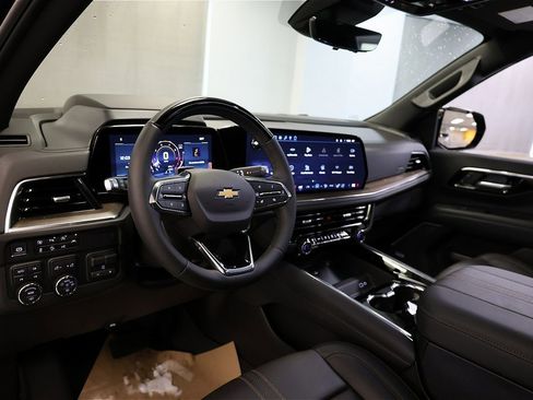 New 2026 Chevrolet Suburban High Country image 18