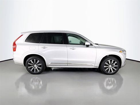 Certified 2025 Volvo XC90 B5 Core image 8