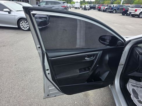 Used 2019 Toyota Corolla LE image 6