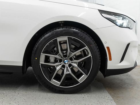 Used 2026 BMW 530i xDrive AWD/4WD image 40